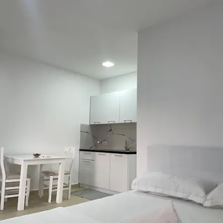Apartamento Kapllani *